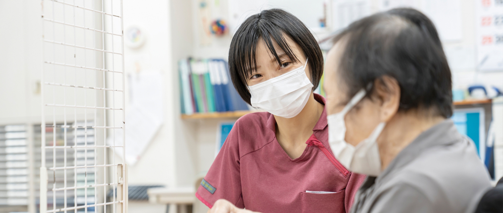 春のやわらかい光のように暖かくやわらぎ楽しみ喜び笑い合う場所を / 医療法人社団 春熙堂