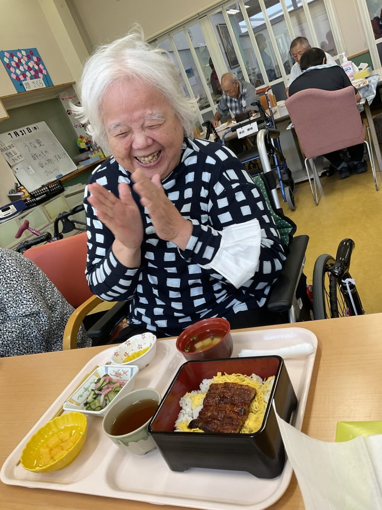 今日のお昼は、うな重😋